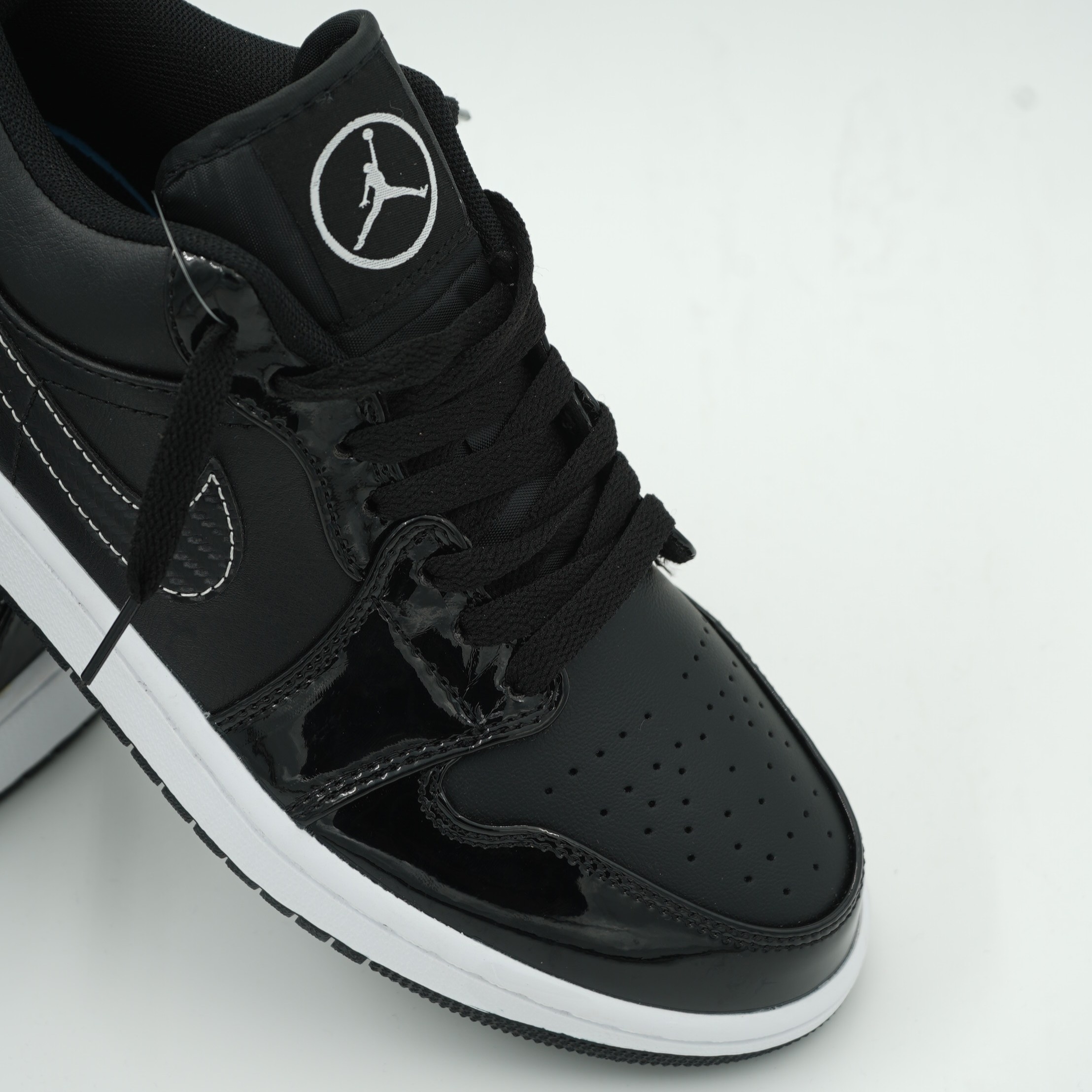 کفش‌ایر‌جردن‌1 لو (Air Jordan 1 Low Black Patent)
