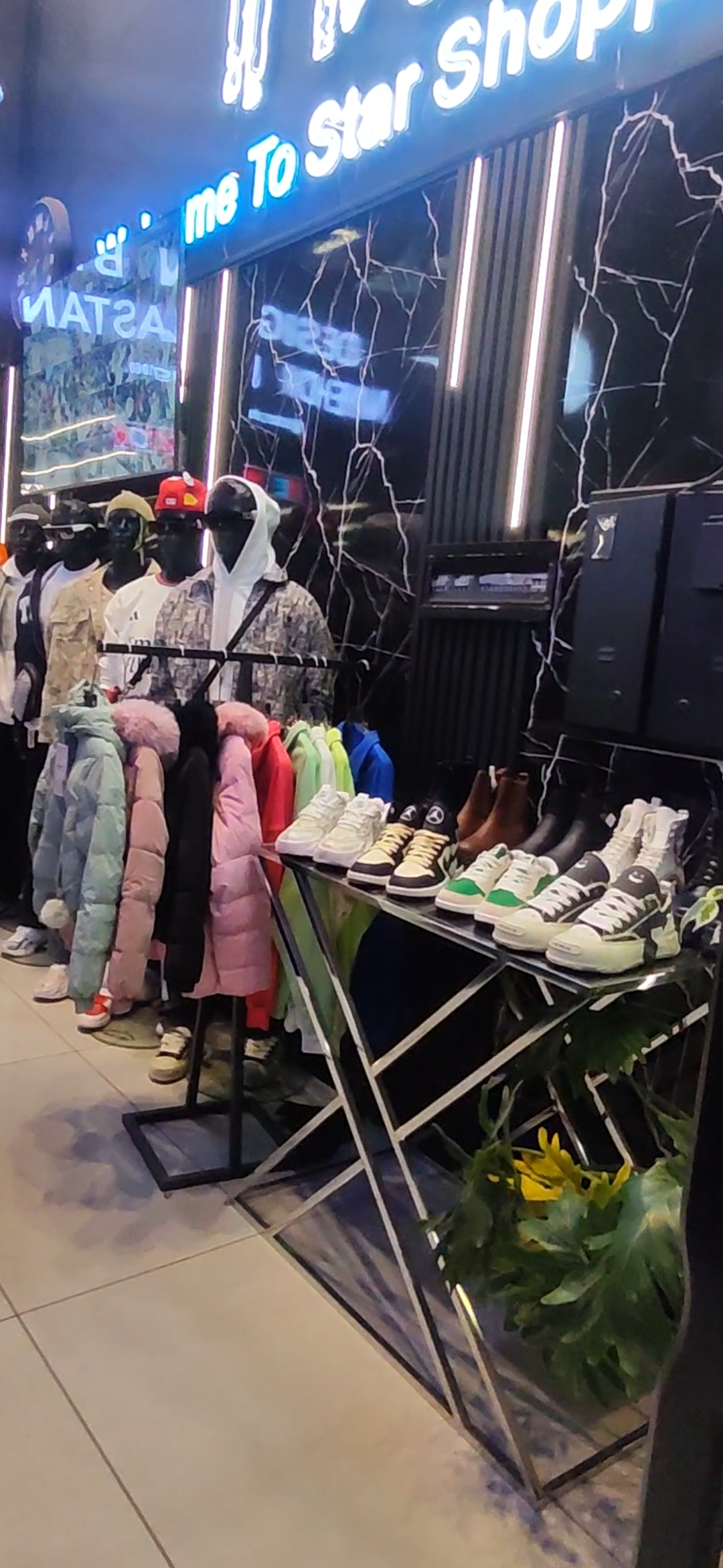 شعبه3 پاسارگاد روبروی خ پائیز