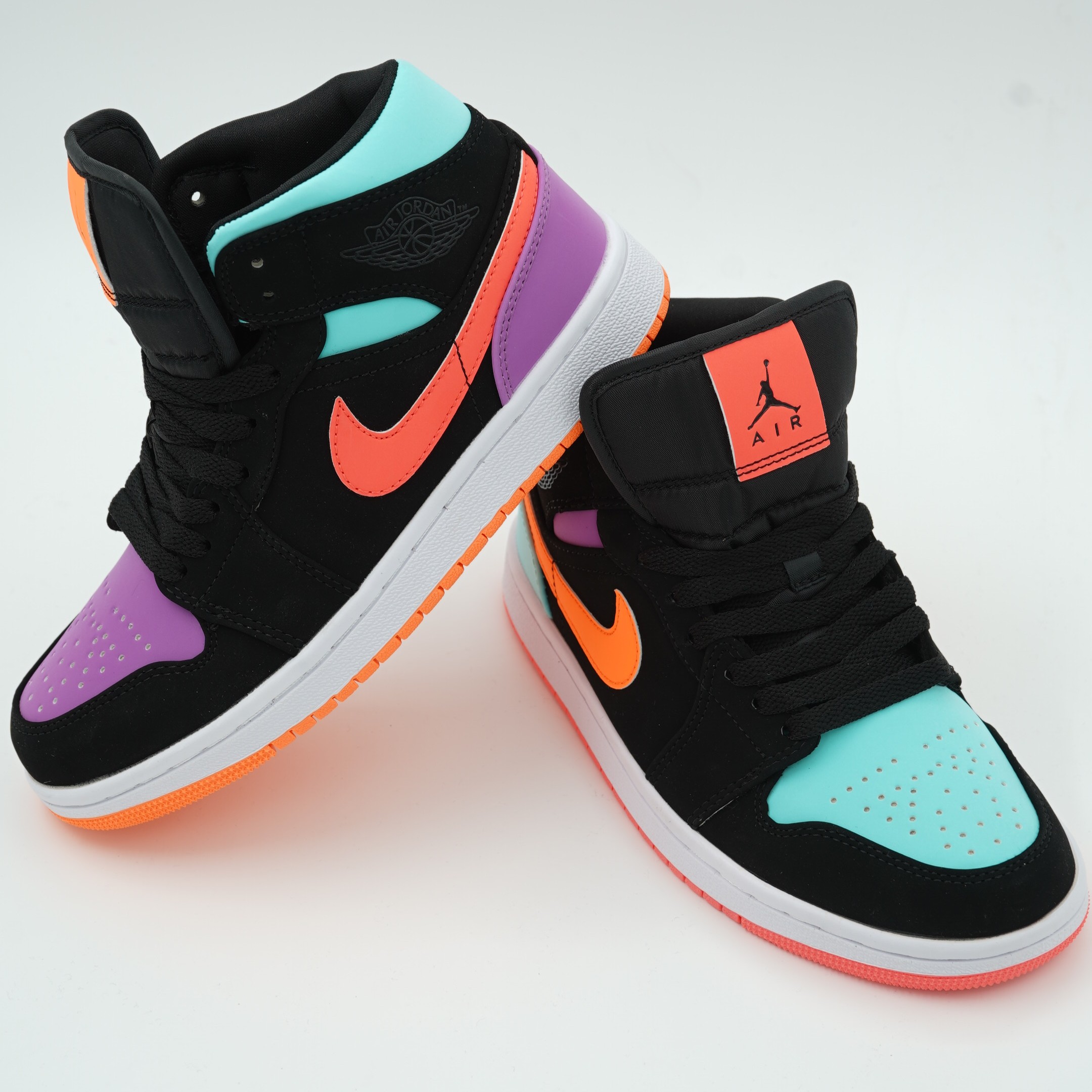 کفش‌ایر‌جردن‌1 ساق دار (Air Jordan 1 Mid Black Aqua Orange)