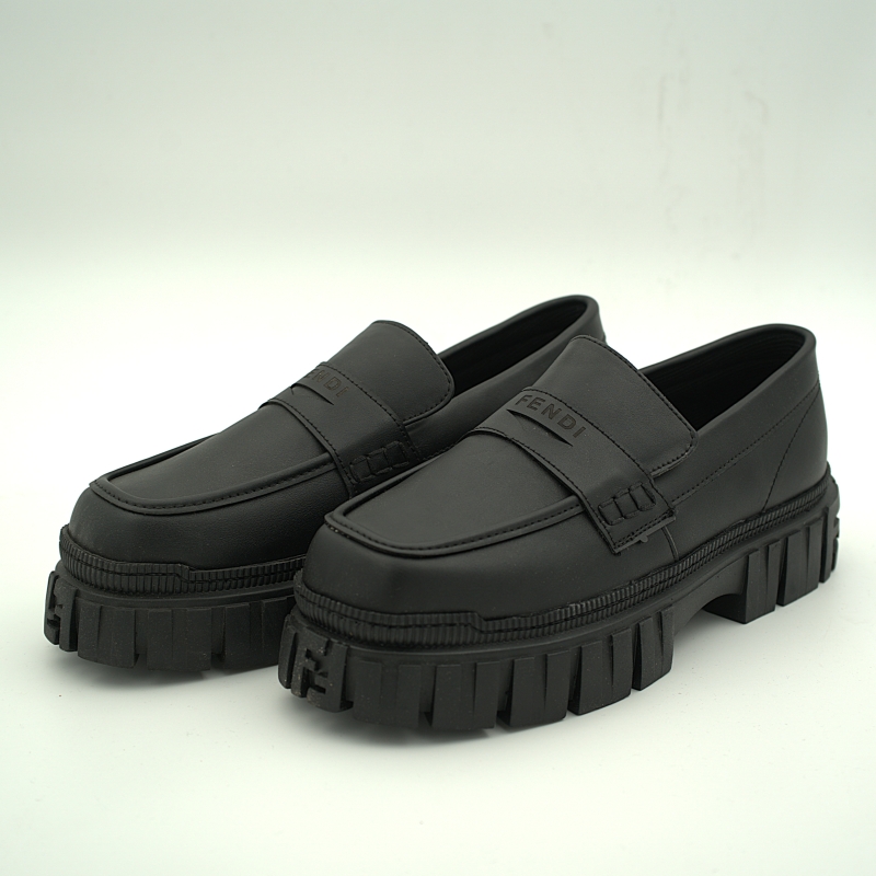 کفش مردانه لوفر لژدار مشکی FENDI