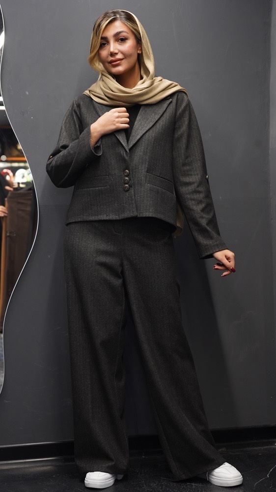 کت و شلوار جلو دکمه و جیب قد کراپ